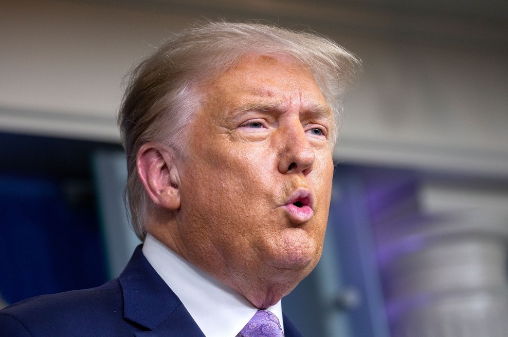 Facebook in Twitter zaradi trditve o koronavirusu ukrepala proti Donaldu Trumpu (foto: Profimedia)