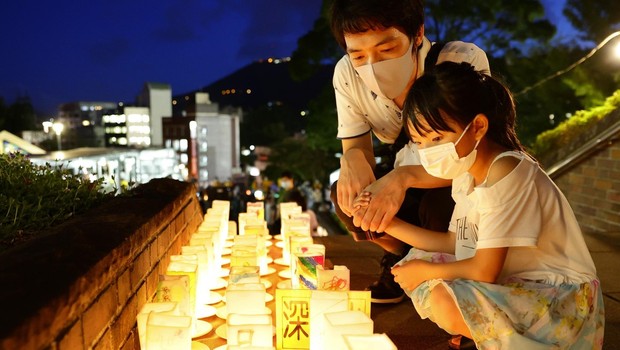 
                            V Nagasakiju so se na tradicionalen način spomnili dne, ko je na mesto padla atomska bomba (foto: profimedia)