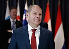 Scholz: Nemčija začasno ustavlja projekt Severni tok 2