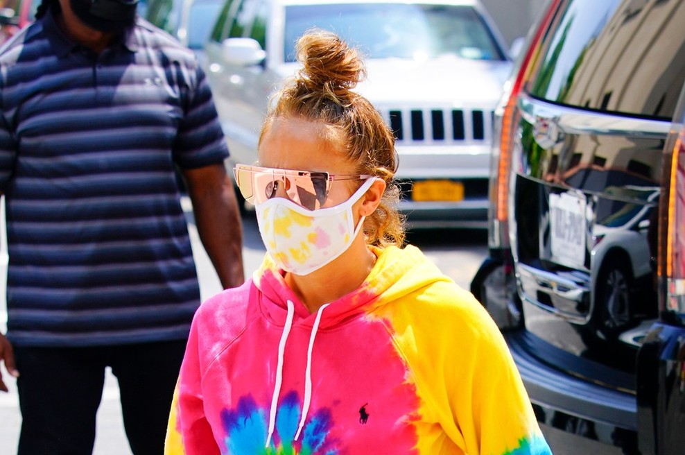 Neverjetno, v kakšni trenirki je Jennifer Lopez tokrat prišla na snemanje (foto: Profimedia)