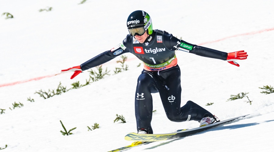 Smučarski skakalec Jaka Hvala končal kariero (foto: Profimedia)
