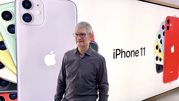 
                            Prvi mož ameriškega tehnološkega podjetja Apple Tim Cook se je pridružil klubu milijarderjev (foto: Profimedia)