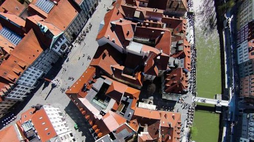 Poletni turistični utrip v Ljubljani ostaja šibek, hotelirji s sezono nezadovoljni