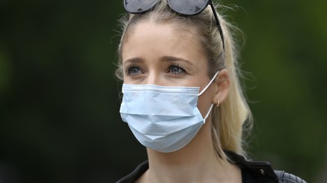 V torek 31 pozitivnih testov, nove okužbe zlasti med mladimi