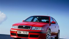 Če bi se zlata doba 'hothatchev' zgodila kakšno desetletje kasneje, bi se Corradu, Calibri, GSI-ju in GTI-ju zagotovo pridružila tudi Octavia RS.