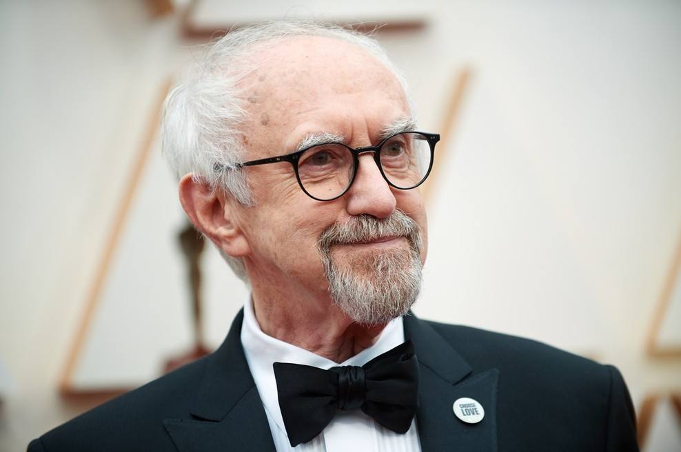 V zadnjih dveh sezonah serije Krona bo vlogo princa Filipa prevzel Jonathan Pryce (foto: profimedia)