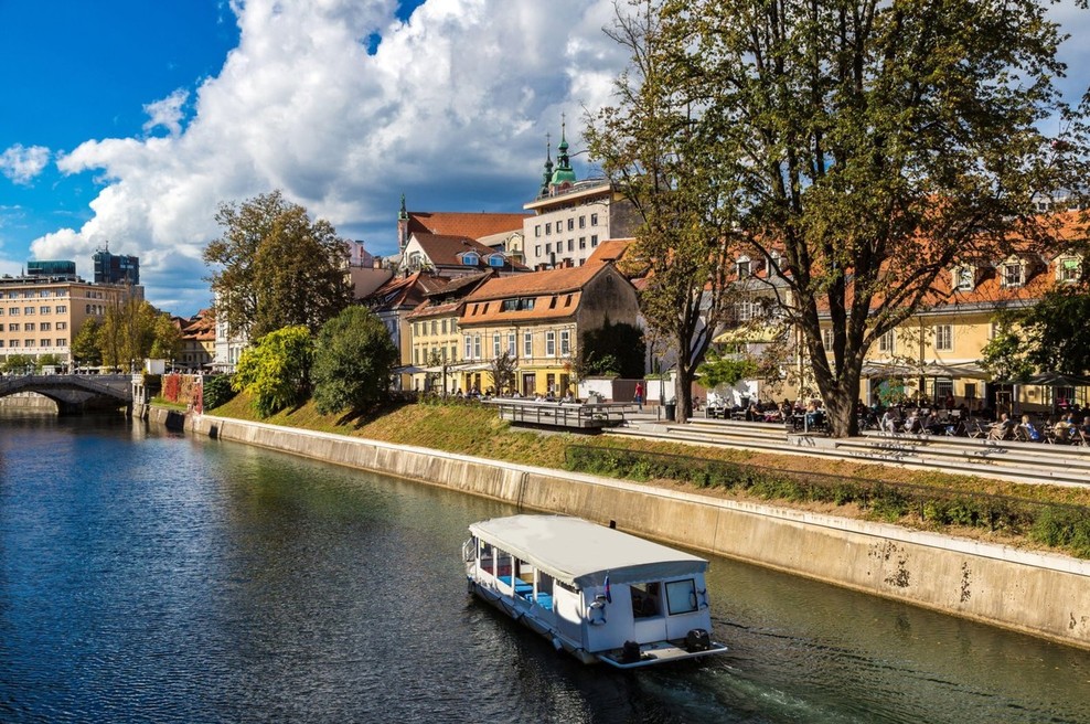 V četrtek med 937 testiranimi 37 pozitivnih oseb (foto: profimedia)