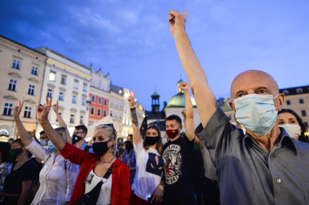 Belorusi še naprej protestirajo, napovedano tudi zborovanje Lukašenkovih podpornikov (foto: profimedia)
