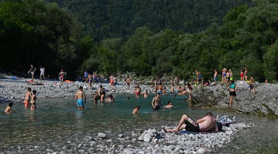 Le 18 naravnih kopališč v Sloveniji ima upravljalca ter reševalca iz vode (foto: Tamino Petelinšek/STA)