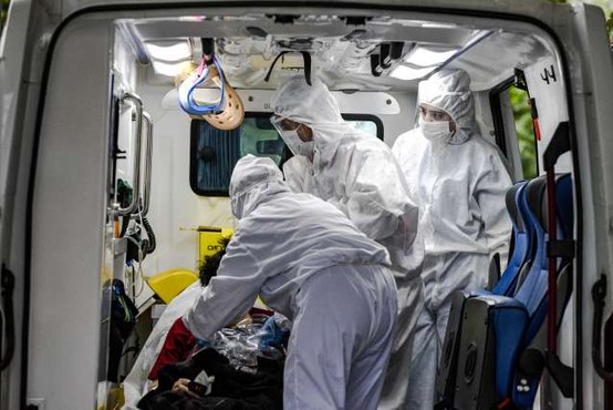 Od februarja v povezavi s pandemijo zabeležili več kot 600 napadov na zdravstvene delavce