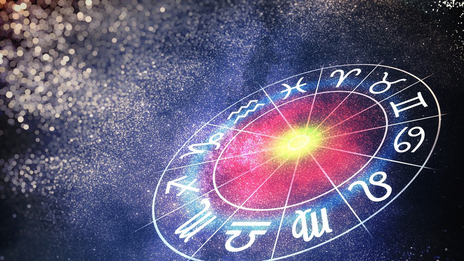
                            Okrogla obletnica: Pred 90 leti se je v časopisu pojavil prvi horoskop (foto: Shutterstock)
