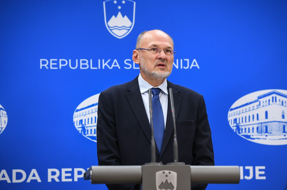 Kacin: Uvedba karantene za vrnitev iz Hrvaške ta konec tedna (foto: STA)