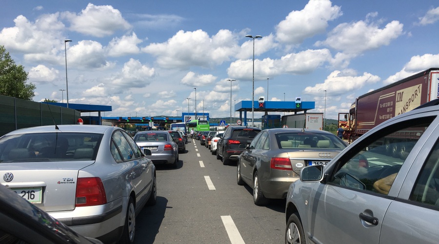 Zaradi vračanja turistov s Hrvaške na cestah čez vikend gneča (foto: Shutterstock)