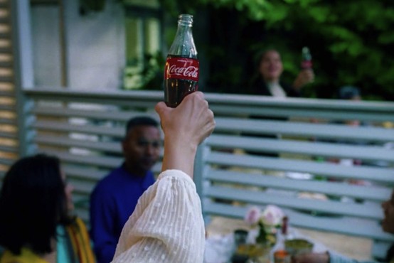 Odprti kot nikoli doslej – čas je, da zopet nazdravimo, s Coca-Colo!