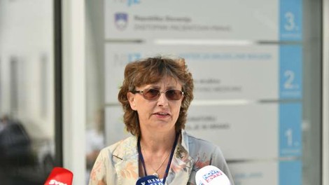 Nuška Čakš Jager: Med 43 okuženimi jih je sedem že imelo odrejeno karanteno