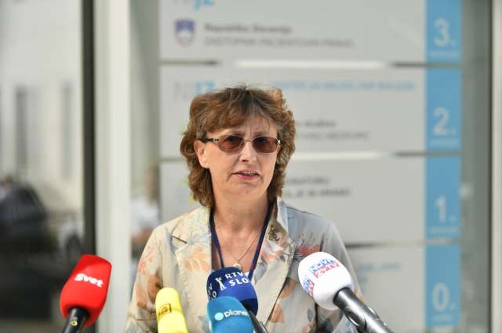 Nuška Čakš Jager: Med 43 okuženimi jih je sedem že imelo odrejeno karanteno (foto: Tamino Petelinšek/STA)