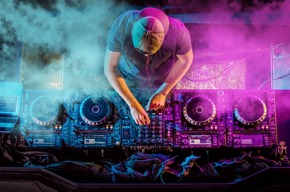 Pred tivolsko Švicarijo začetek 4. festivala Grounded (foto: Shutterstock)