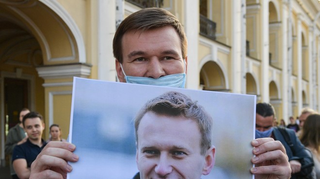 Ruski zdravniki nasprotujejo premestitvi Navalnega iz bolnišnice v Omsku (foto: profimedia)
