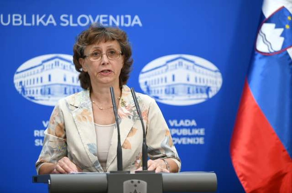 Nuška Čakš Jager: Beležimo visok porast okužb, ki se razvijejo pri ljudeh v karanteni (foto: Tamino Petelinšek/STA)