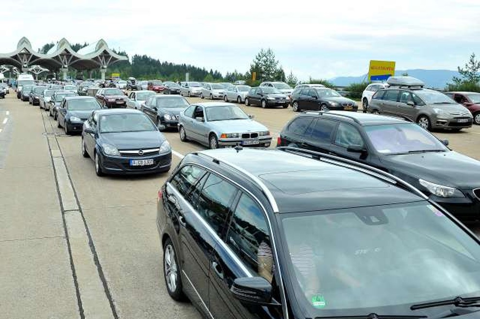Na meji z Avstrijo ta konec tedna ponovno možni zastoji (foto: Tamino Petelinšek/STA)