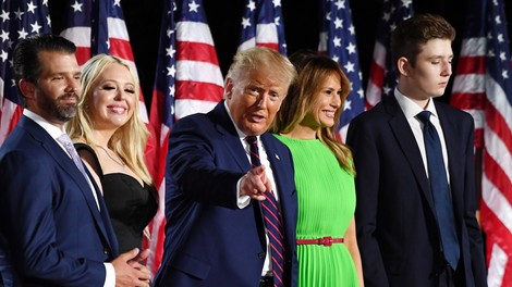 Trump z govorom pred Belo hišo sprejel predsedniško nominacijo republikanske stranke