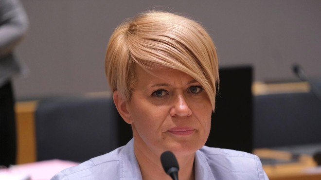 Po mnenju KPK je Aleksandra Pivec kršila zakon o integriteti (foto: profimedia)