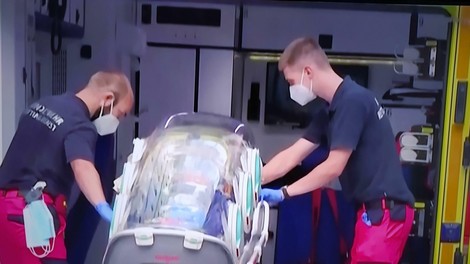 Alekseju Navalnemu se je v berlinski bolnišnici zdravje nekoliko izboljšalo