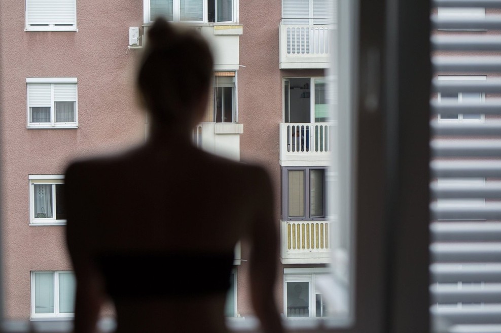 V četrtek 1338 testov in 42 potrjenih okužb (foto: profimedia)