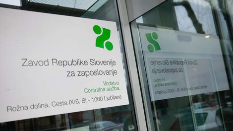 Danes nova izplačila povračil nadomestil plač z naslova čakanja na delo