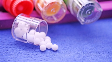 Homeopatija ni nič bolj učinkovita kot PLACEBO, je pokazala avstralska revizija!