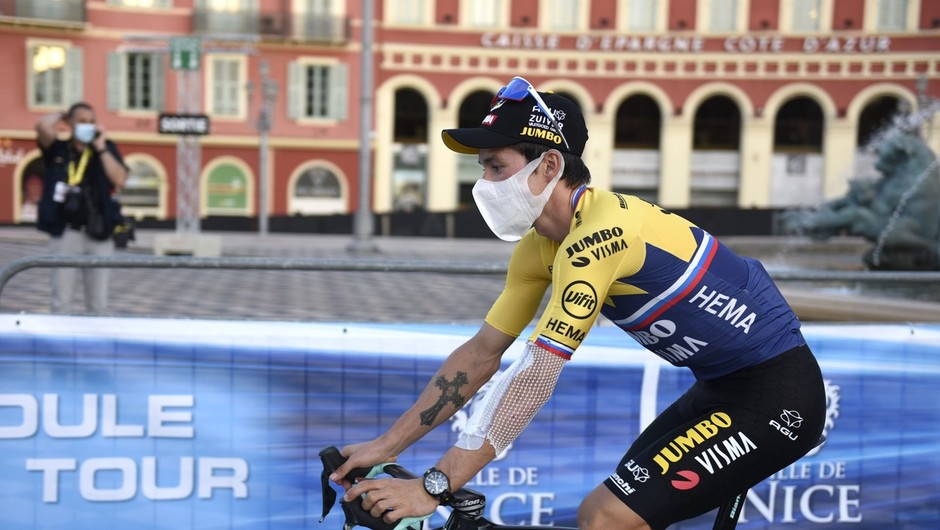 
                            V senci pandemije kolesarji v Nici že pripravljeni na 107. dirko po Franciji (foto: profimedia)