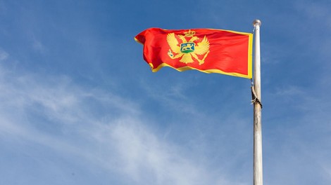 Na črnogorskih parlamentarnih volitvah visoka udeležba in tesen izid