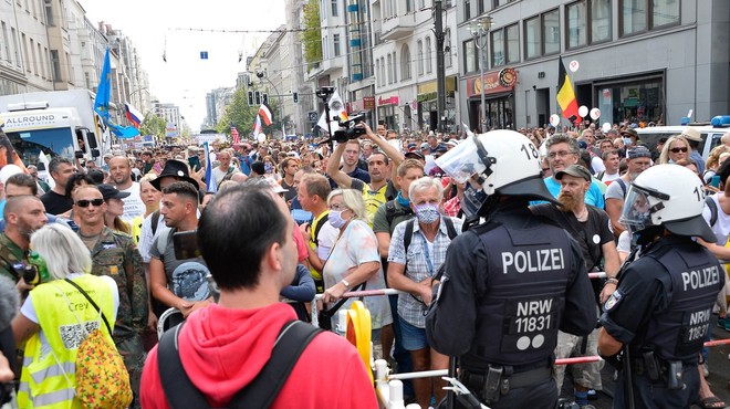 V Berlinu spet protestirali proti omejevalnim protikoronskim ukrepom (foto: profimedia)