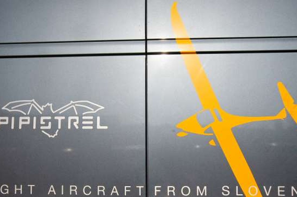Ajdovski Pipistrel začel sprejemati naročila za novo linijo električnih letal Nuuva (foto: Stanko Gruden/STA)