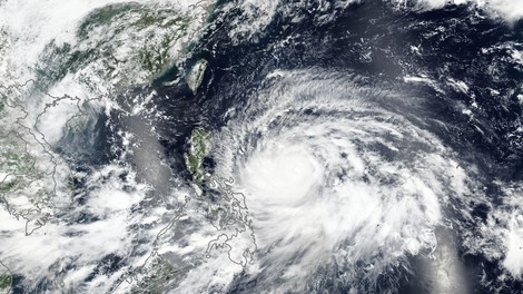 Jugozahodno od Japonske potonila tovorna ladja s 43 ljudmi in 5800 glavami živine