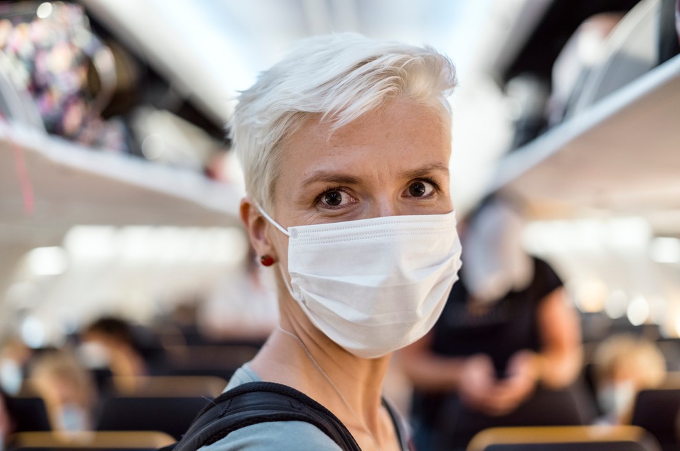 Inšpektorji, ki bodo preverjali uporabo mask, bodo aktivni tudi konec tedna (foto: profimedia)