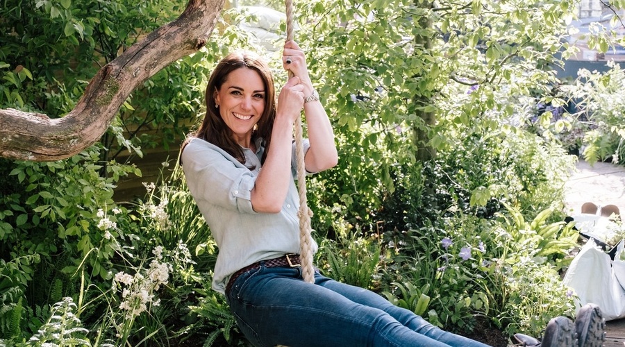 Popolne kavbojke za jesen, ki jih neprestano nosita tudi Kate in Meghan (foto: Profimedia)