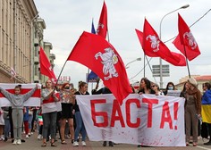 Kljub grožnjam in aretacijam na tisoče Belorusov protestira