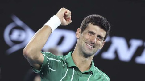 Novak Đoković navijače miri, naj se ne spravljajo na linijsko sodnico