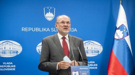 Kacin: V ponedeljek osem glob zaradi nenošenja zaščitnih mask