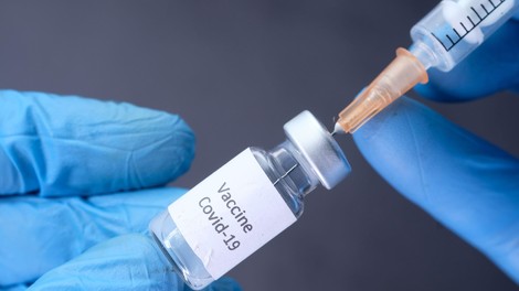 Devet razvijalcev cepiv proti covidu-19 podpisalo skupno zavezo