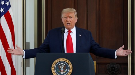 Trump nakazal možnost cepiva proti koronavirusu že v oktobru, stroka skeptična