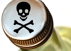 Ameriški zdravniki zgroženo: »Prenehajte piti dezinfekcijska sredstva!«