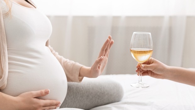 
                            Že manjša količina alkohola med nosečnostjo lahko privede do številnih negativnih posledic (foto: Shutterstock)