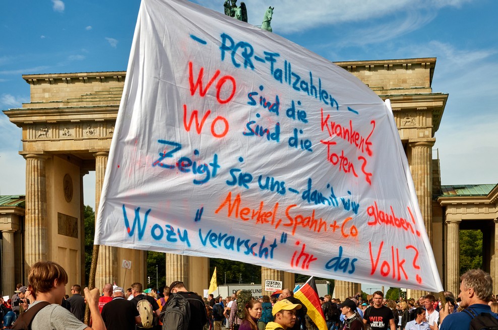 Po Evropi vse več nasprotnikov ukrepom za zajezitev koronavirusa (foto: Shutterstock)