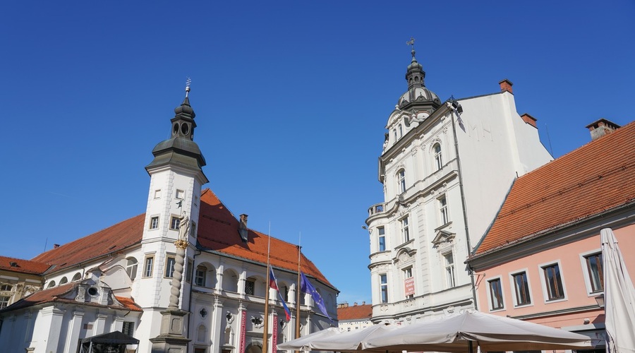 V Mariboru nenadna rast števila okuženih z novim koronavirusom (foto: profimedia)
