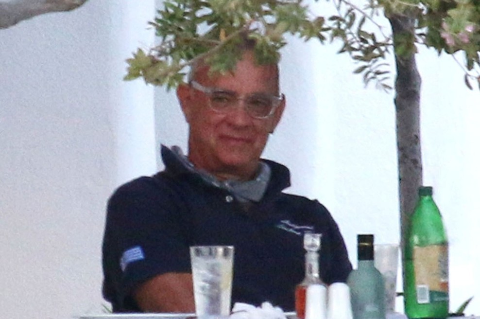 Potem ko se je med snemanjem filma spomladi okužil, se Tom Hanks vrača v Avstralijo (foto: profimedia)