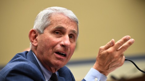 Fauci sproti poliva mrzlo vodo realizma na Trumpov optimizem