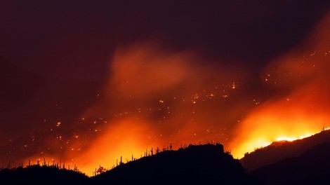 V plamenih na zahodu ZDA doslej ugasnilo najmanj 27 življenj