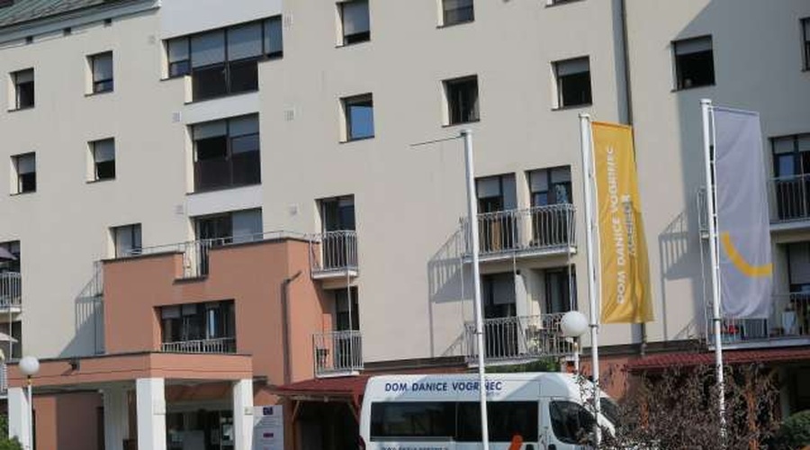 V enoti Doma Danice Vogrinec Maribor nov skokovit porast okužb (foto: Andreja Seršen Dobaj/STA)